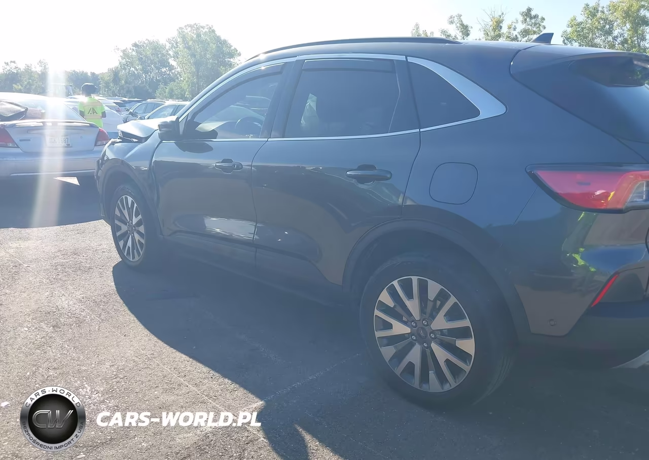 2020 Ford Escape Titanium VIN:1FMCU9J97LUB43040 - 14