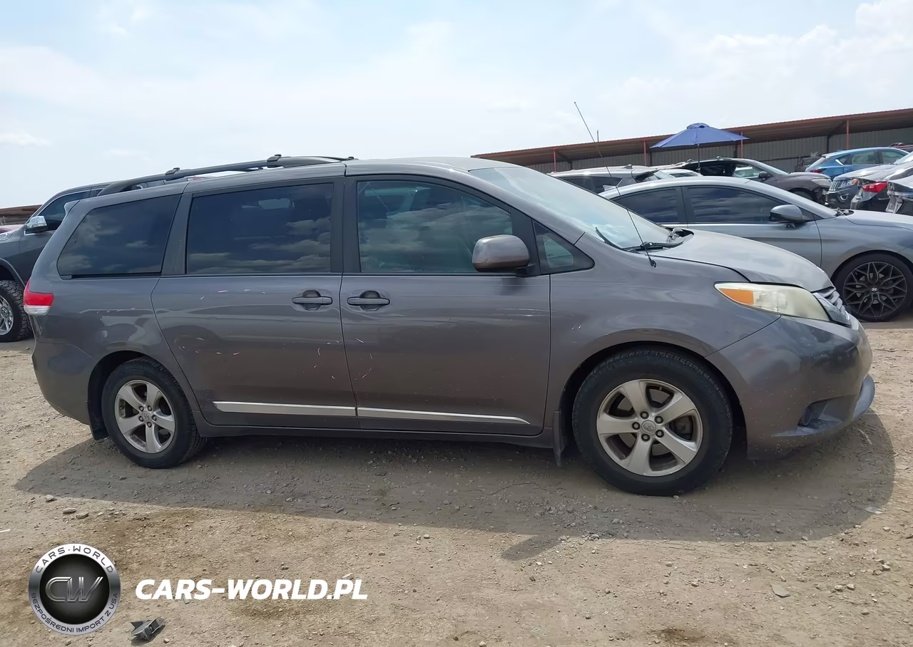 2013 Toyota Sienna Le V6 8 Passenger VIN:5TDKK3DC1DS328751 - 13