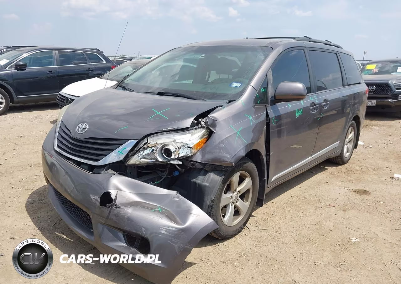 2013 Toyota Sienna Le V6 8 Passenger VIN:5TDKK3DC1DS328751 - 2