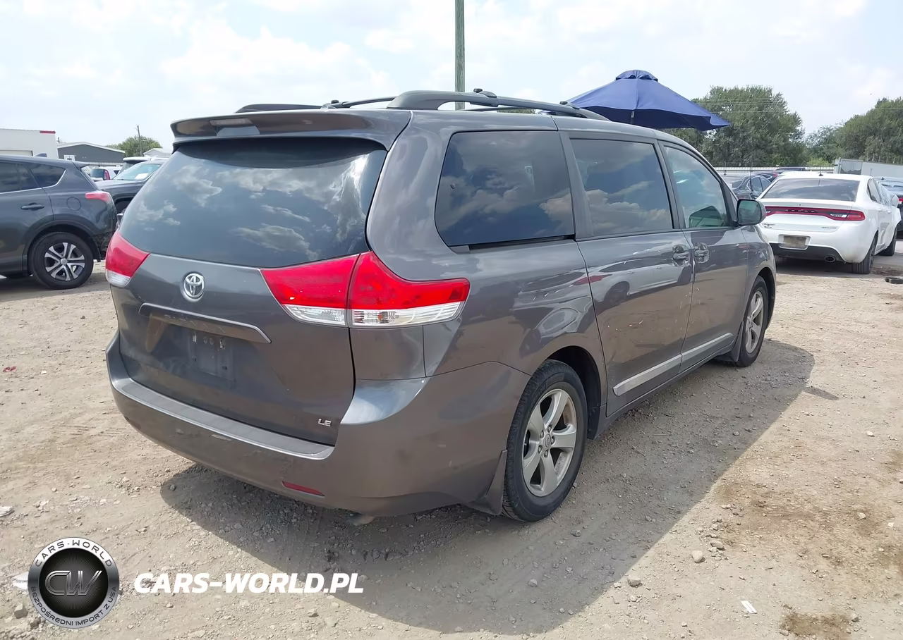 2013 Toyota Sienna Le V6 8 Passenger VIN:5TDKK3DC1DS328751 - 4