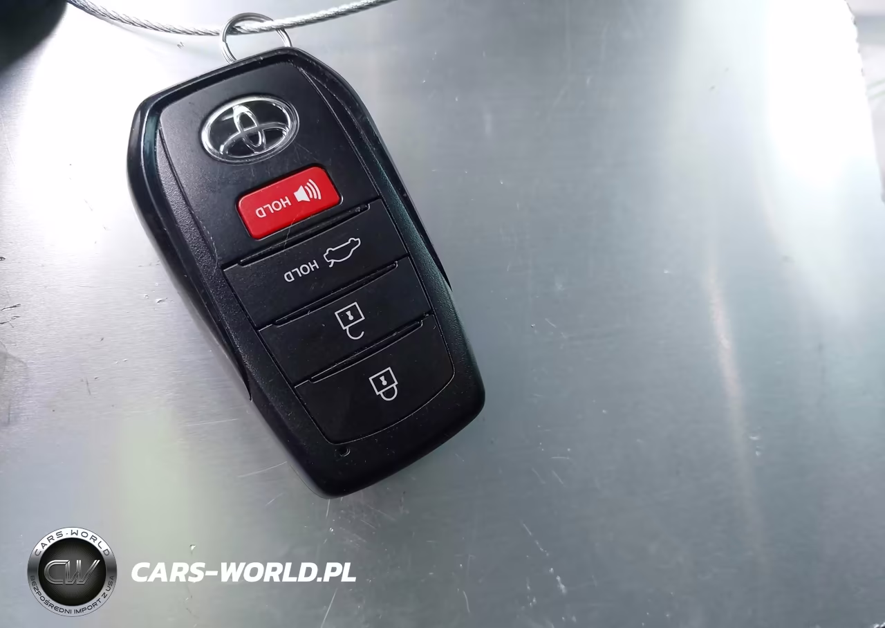 2026 Toyota Camry Le VIN:4T1DAACK1TU237543 - 11