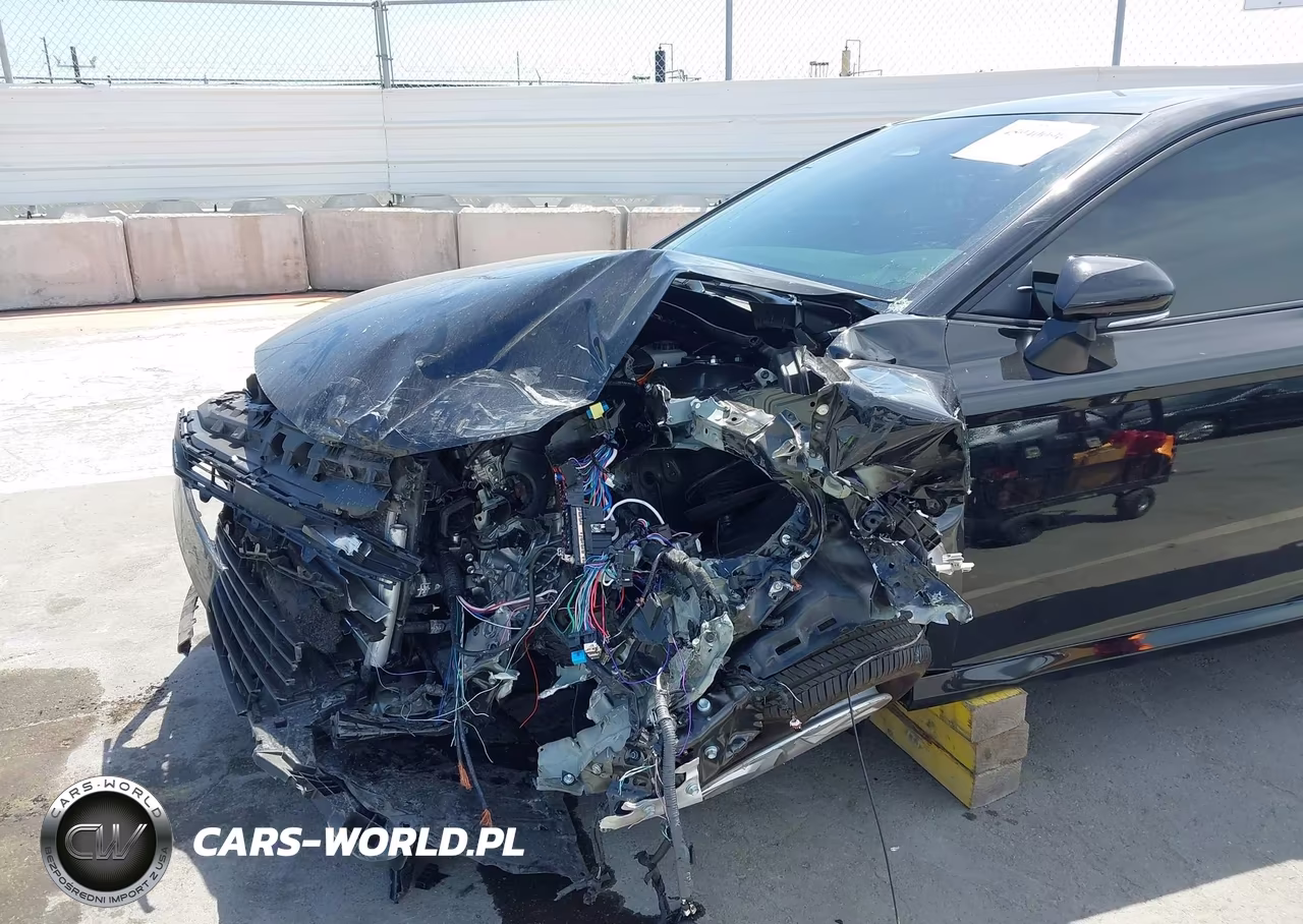 2026 Toyota Camry Le VIN:4T1DAACK1TU237543 - 12