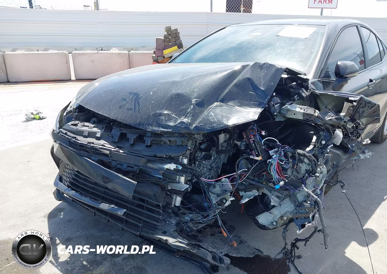 2026 Toyota Camry Le VIN:4T1DAACK1TU237543 - 13