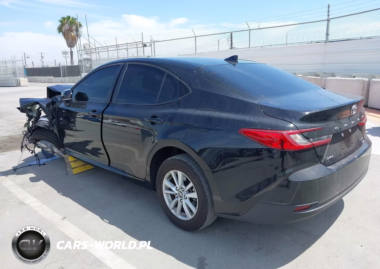2026 Toyota Camry Le VIN:4T1DAACK1TU237543 - 3