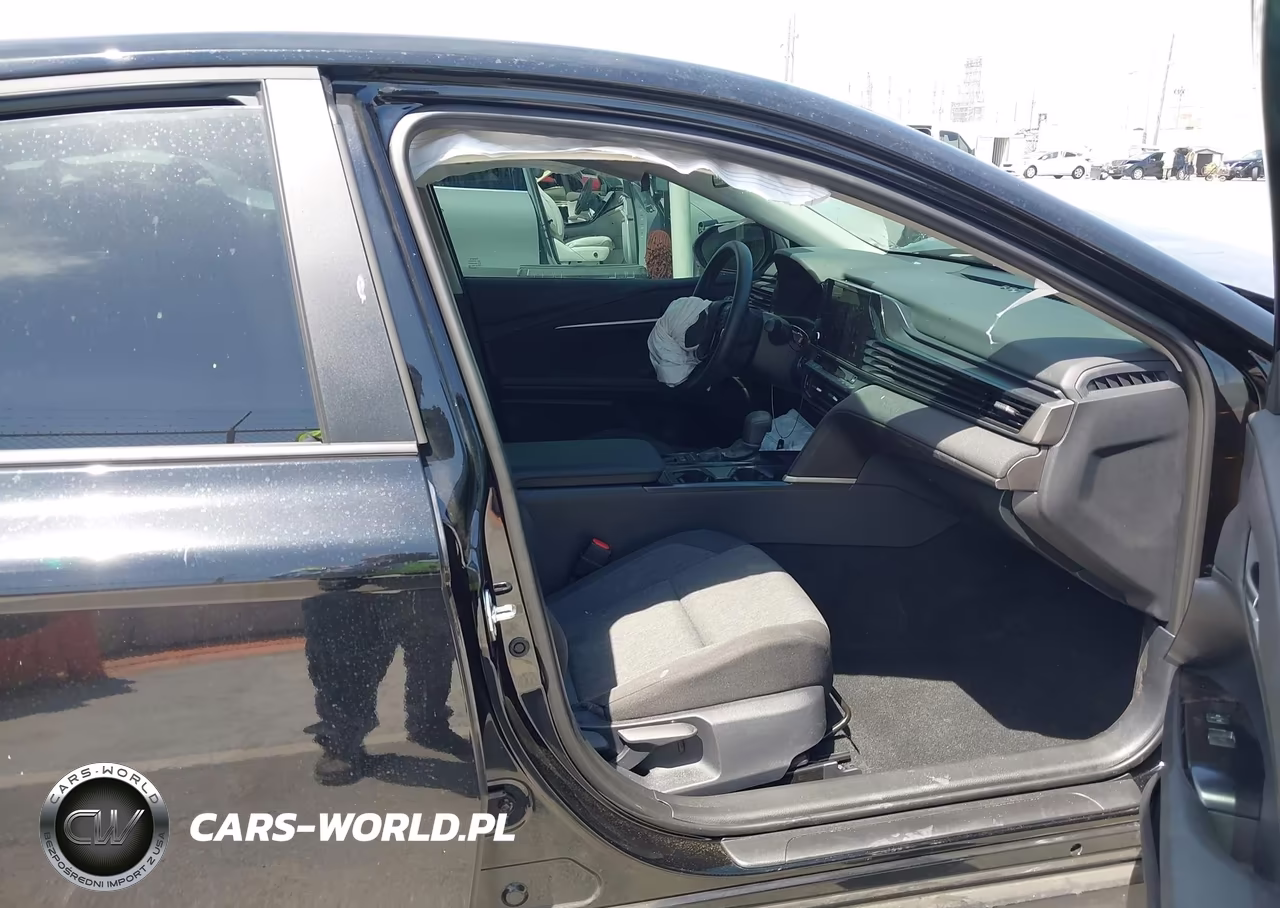2026 Toyota Camry Le VIN:4T1DAACK1TU237543 - 5