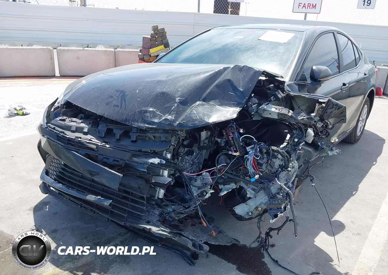 2026 Toyota Camry Le VIN:4T1DAACK1TU237543 - 6