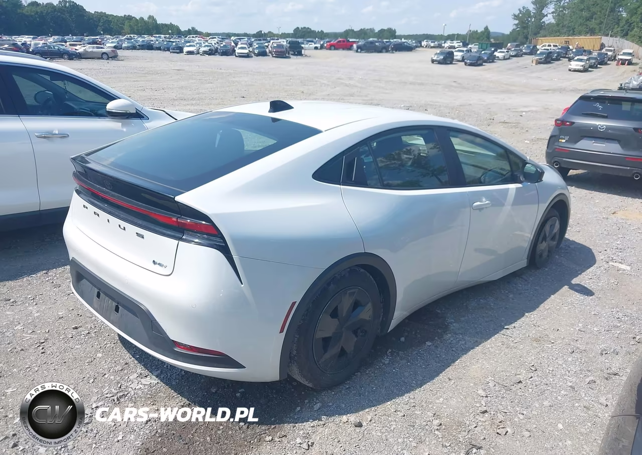 2026 Toyota Prius Le VIN:JTDACAAU7T3075736 - 4