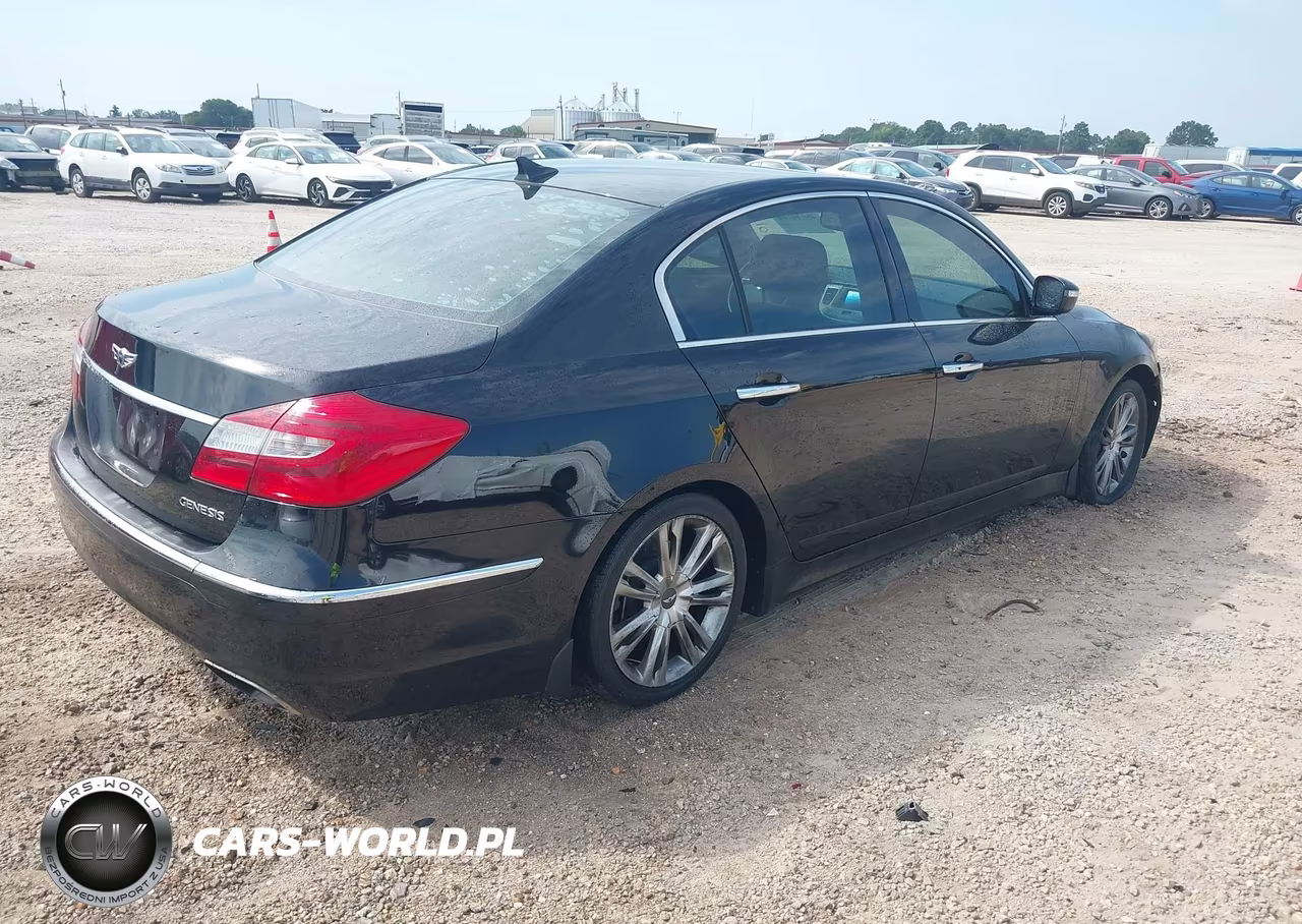 2012 Hyundai Genesis 3.8 VIN:KMHGC4DD8CU200658 - 4