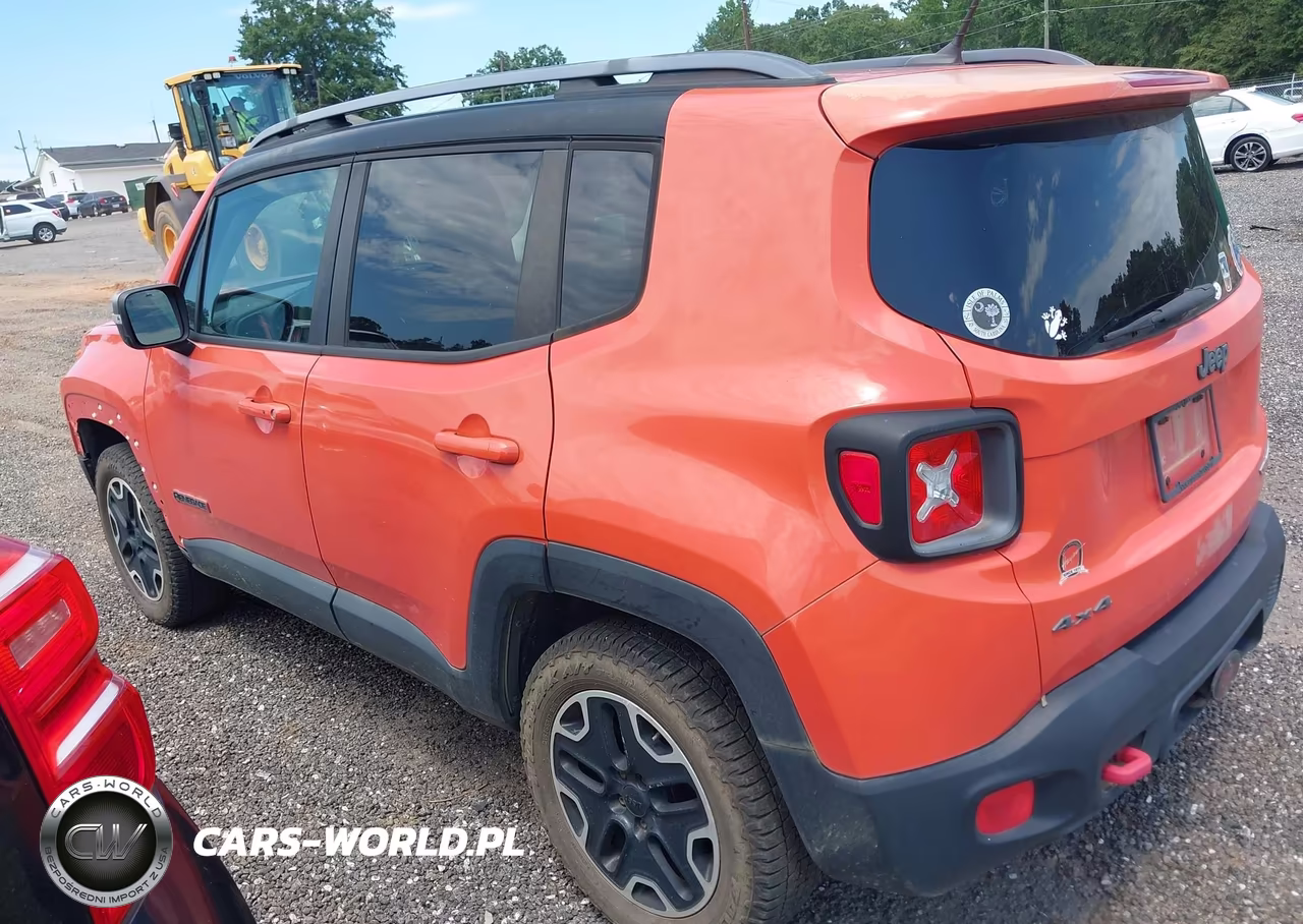 2015 Jeep Renegade Trailhawk VIN:ZACCJBCT4FPC25388 - 3