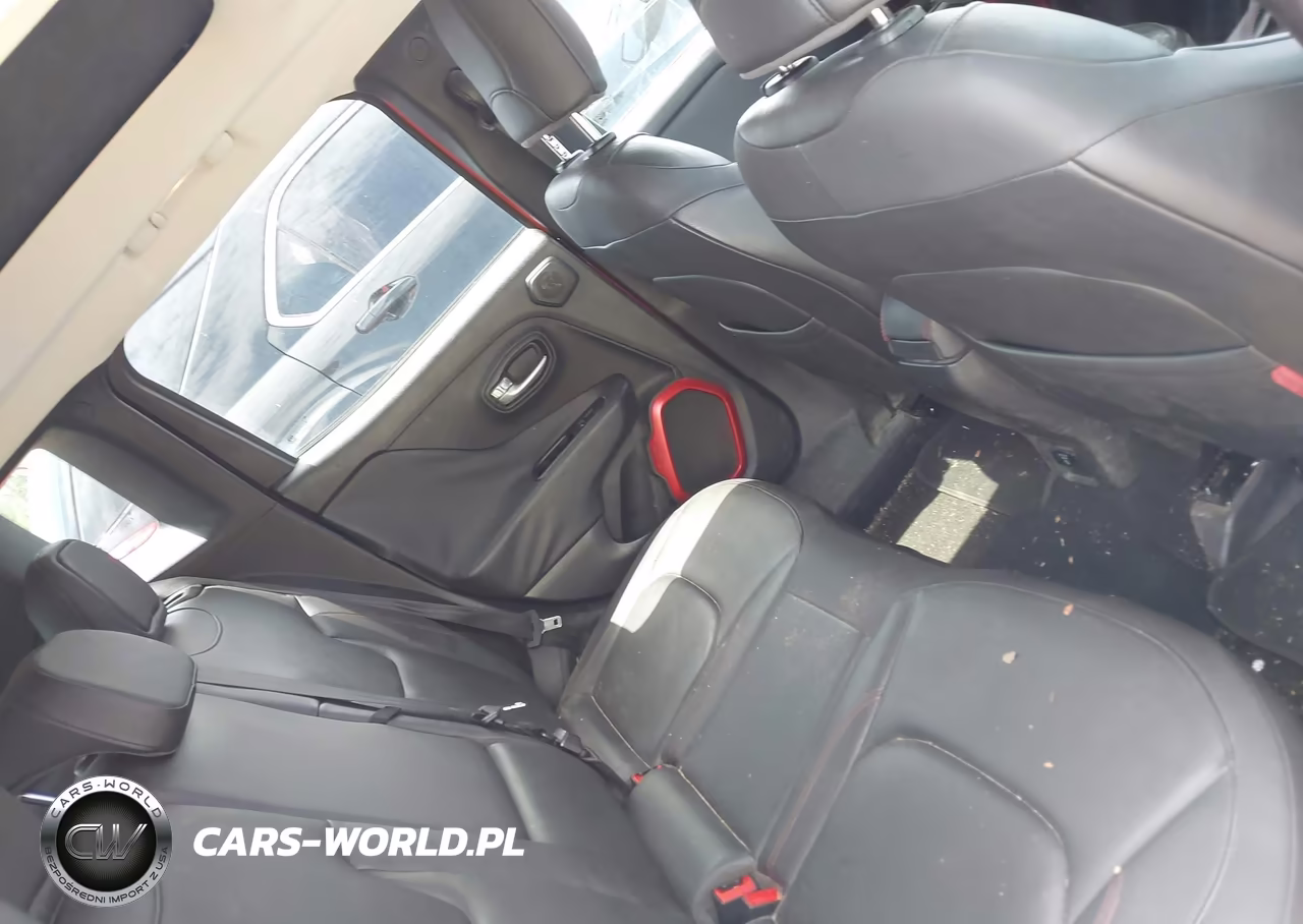 2015 Jeep Renegade Trailhawk VIN:ZACCJBCT4FPC25388 - 8