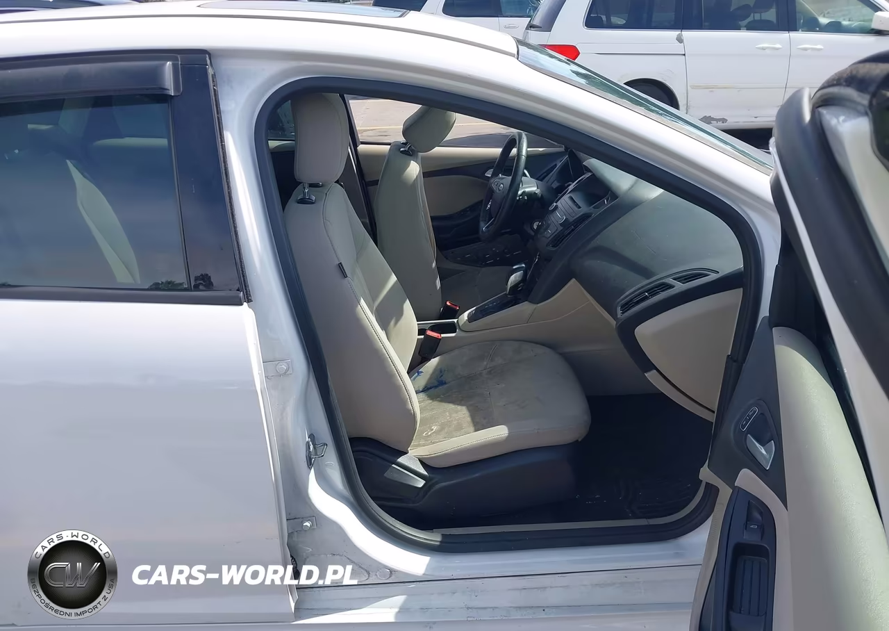 2015 Ford Focus Se VIN:1FADP3F20FL279695 - 5