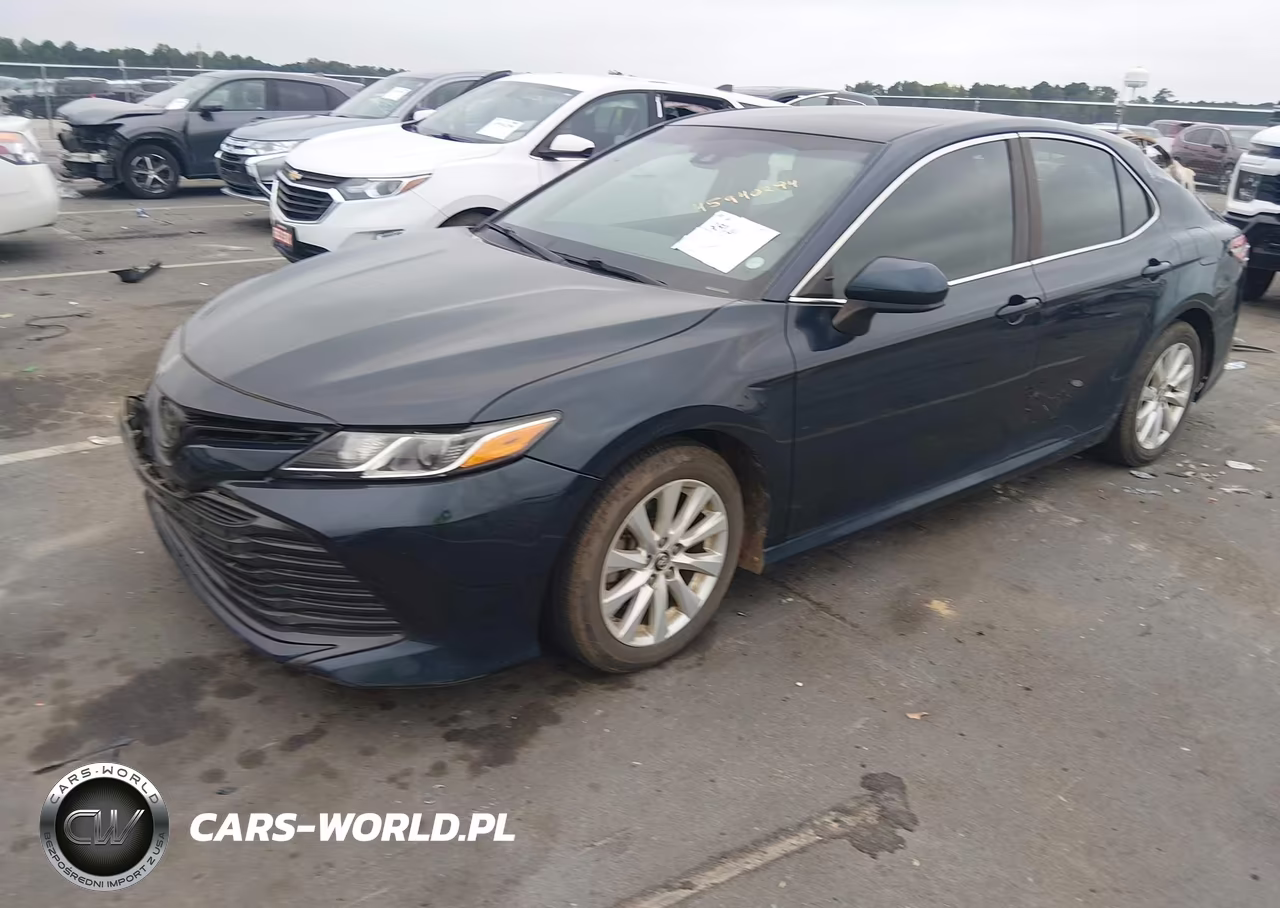 2018 Toyota Camry Le VIN:4T1B11HK2JU507392 - 2