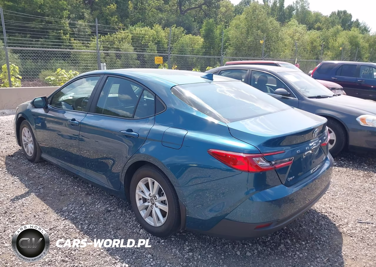 2025 Toyota Camry Le VIN:4T1DAACK4SU572195 - 3