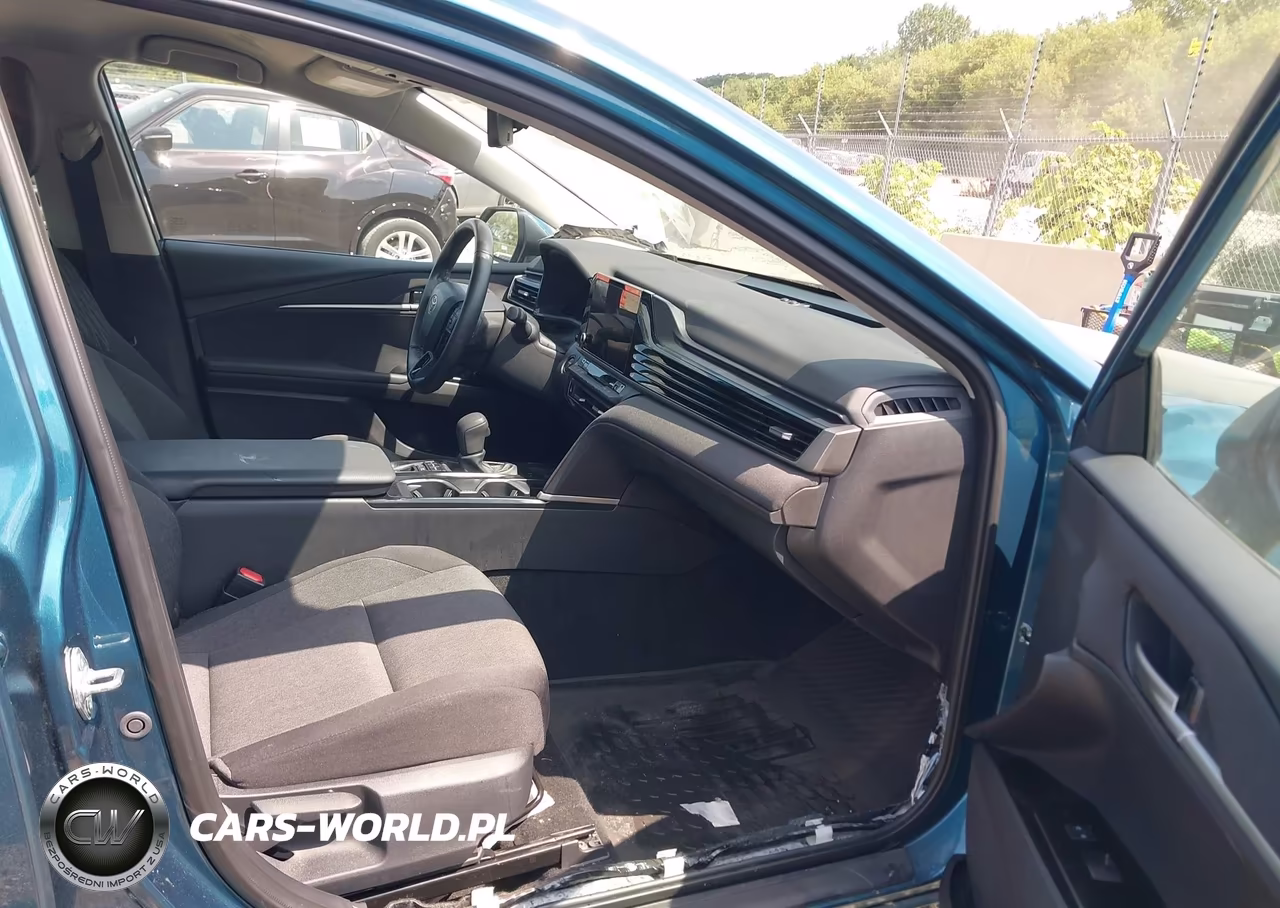 2025 Toyota Camry Le VIN:4T1DAACK4SU572195 - 5