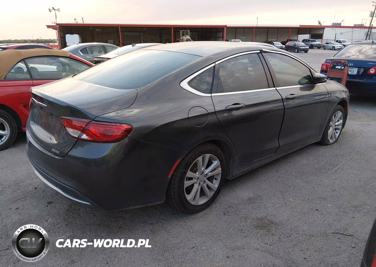2015 Chrysler 200 Limited VIN:1C3CCCAB8FN661880 - 4