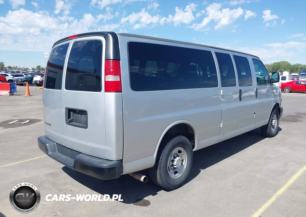 2019 Chevrolet Express 3500 Ls VIN:1GAZGNFG4K1292133 - 4