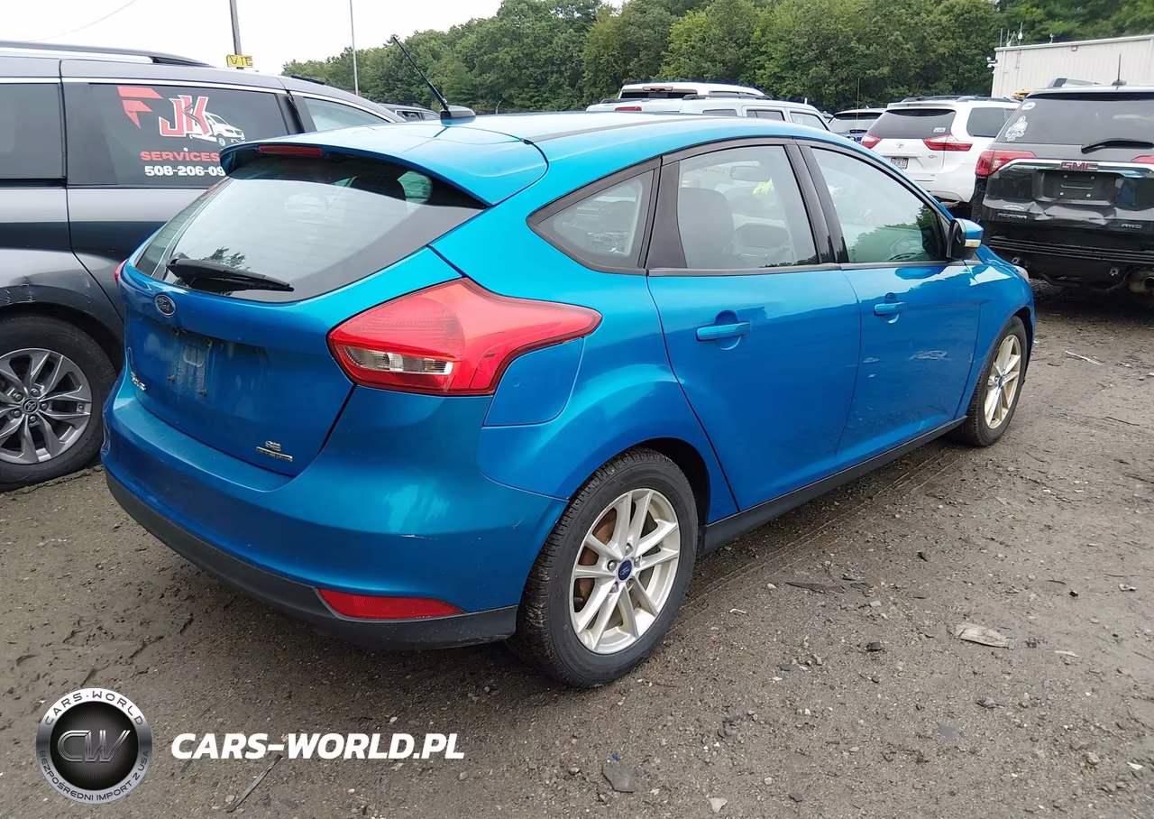 2016 Ford Focus Se VIN:1FADP3K2XGL331678 - 4