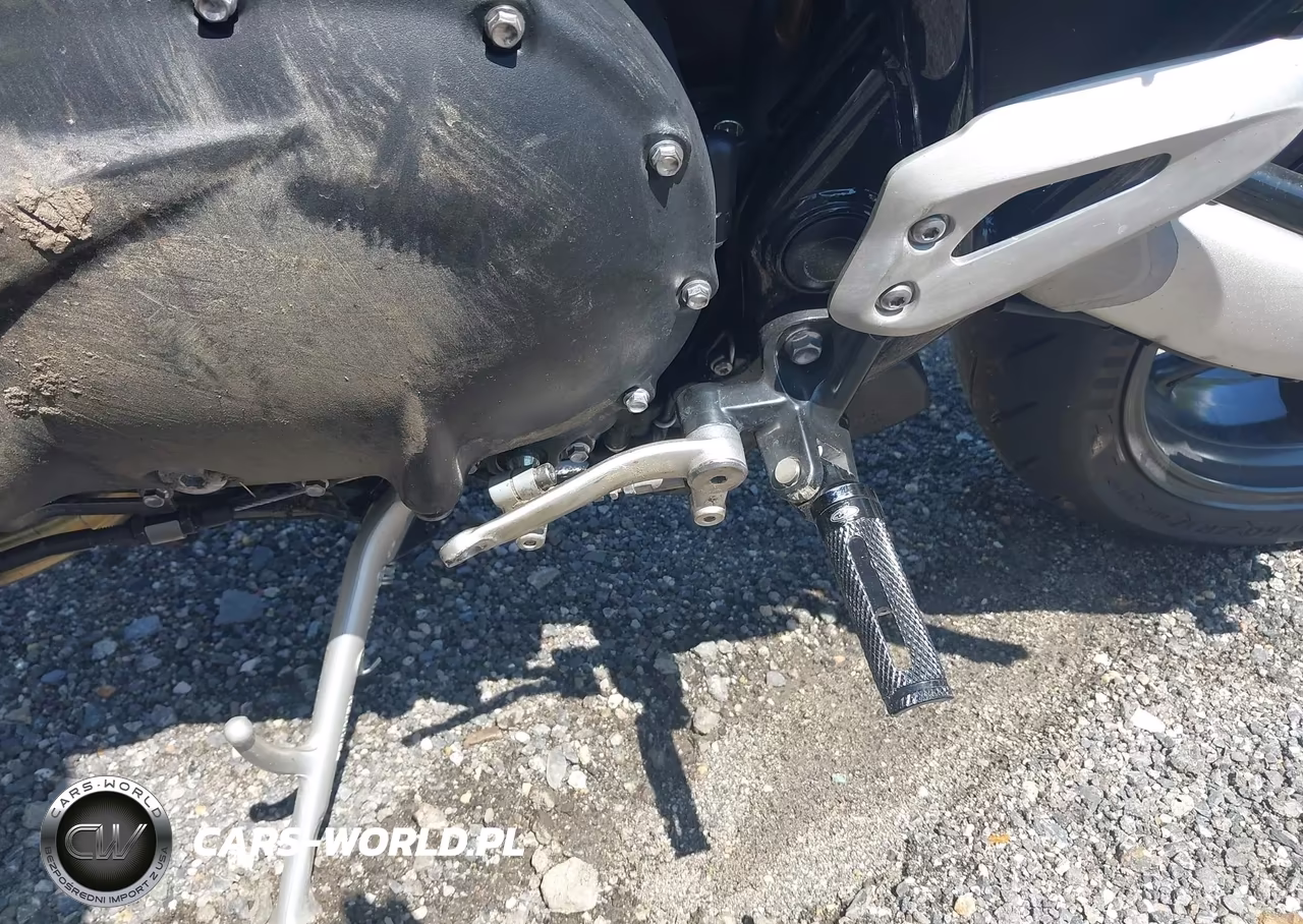 2020 Triumph Motorcycle Speed Twin VIN:SMTD54HF5LTAD8412 - 16