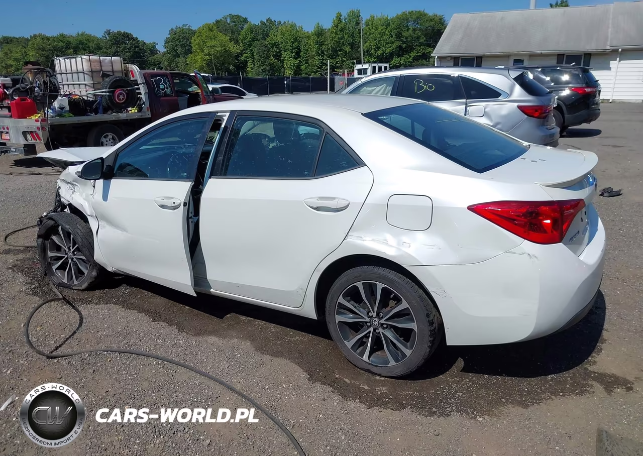 2017 Toyota Corolla Se VIN:5YFBURHE0HP594186 - 3