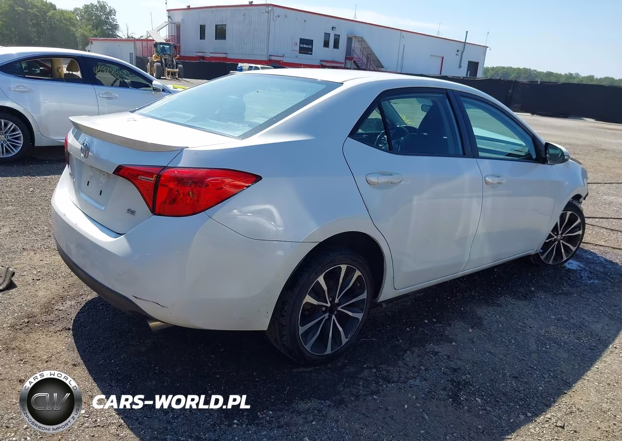 2017 Toyota Corolla Se VIN:5YFBURHE0HP594186 - 4