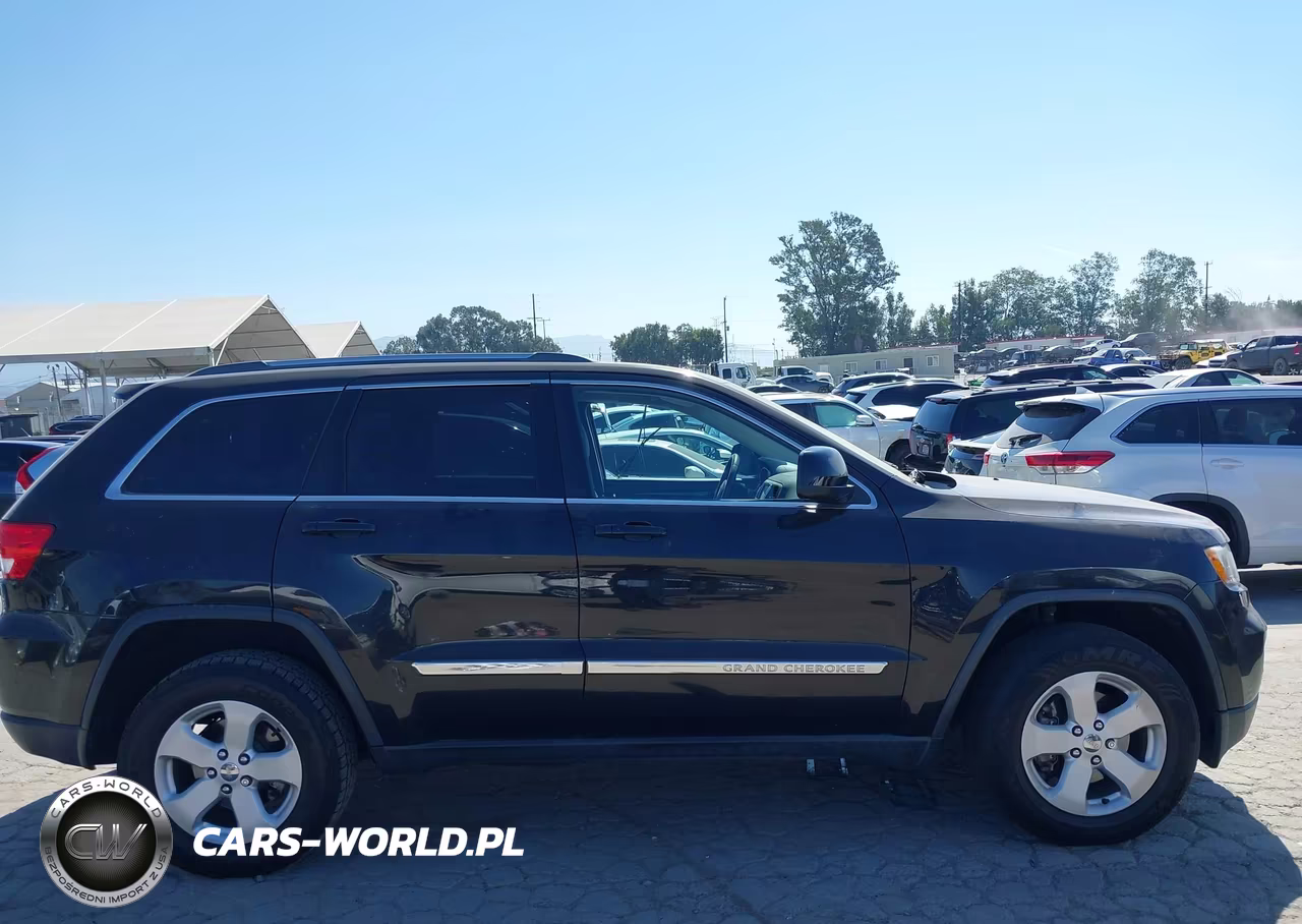 2013 Jeep Grand Cherokee Laredo VIN:1C4RJFAG6DC518458 - 13