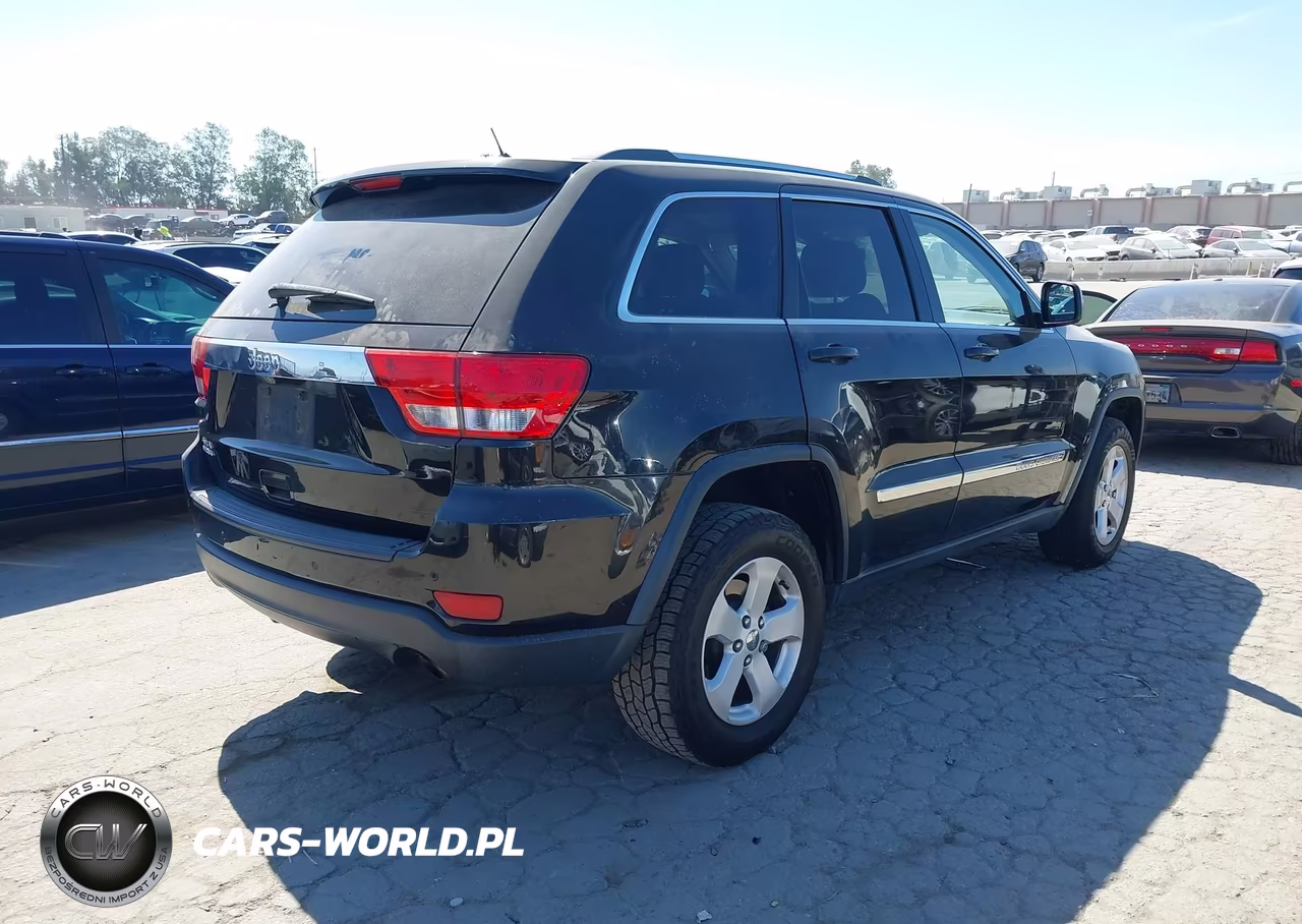 2013 Jeep Grand Cherokee Laredo VIN:1C4RJFAG6DC518458 - 4