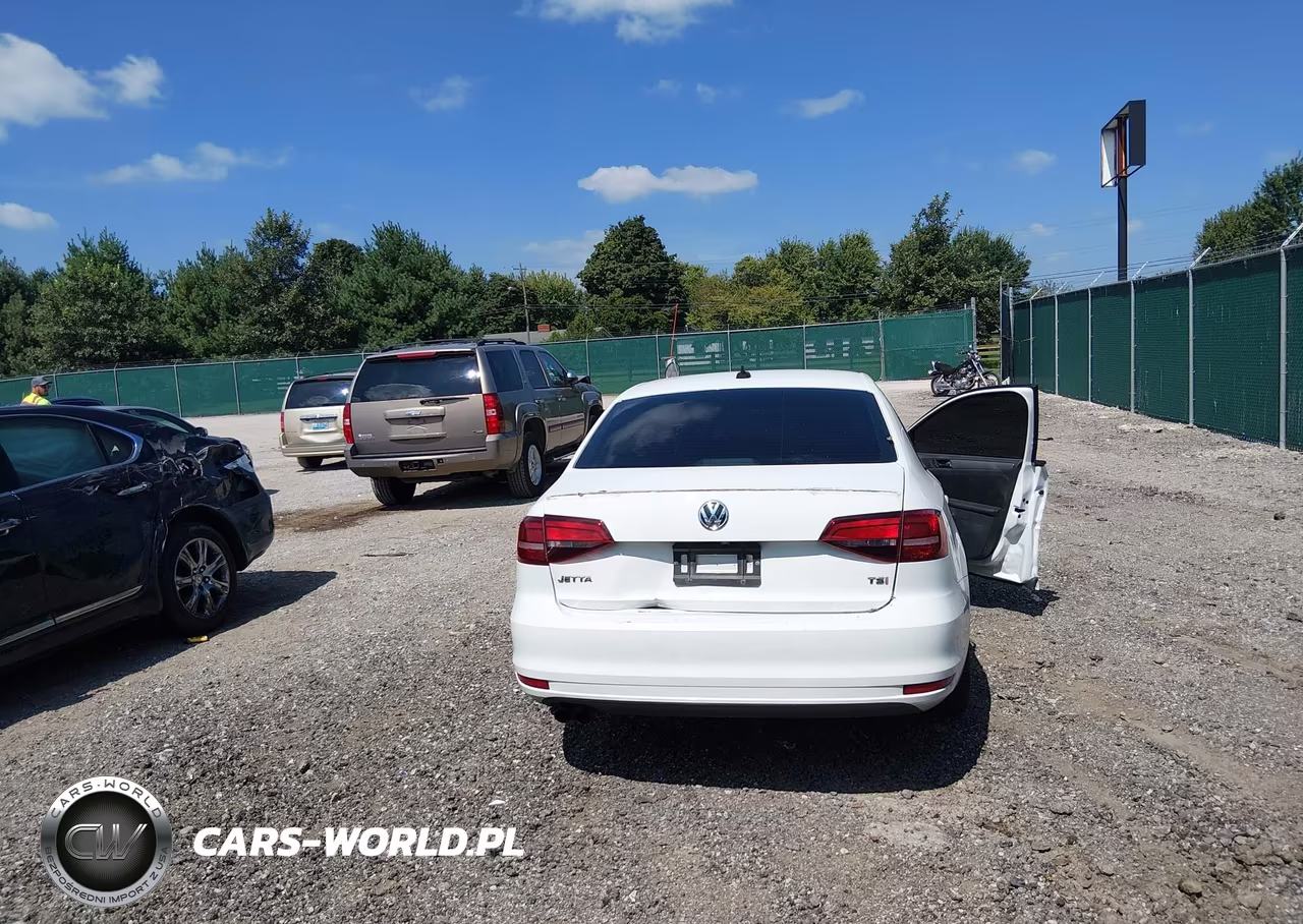 2016 Volkswagen Jetta 1.8T Sport VIN:3VWD17AJ9GM321845 - 16