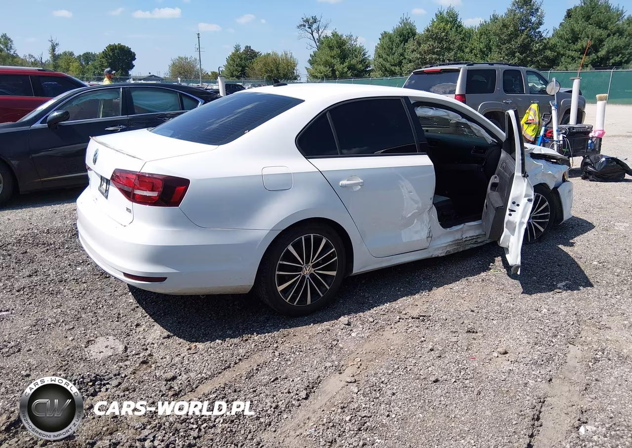 2016 Volkswagen Jetta 1.8T Sport VIN:3VWD17AJ9GM321845 - 4