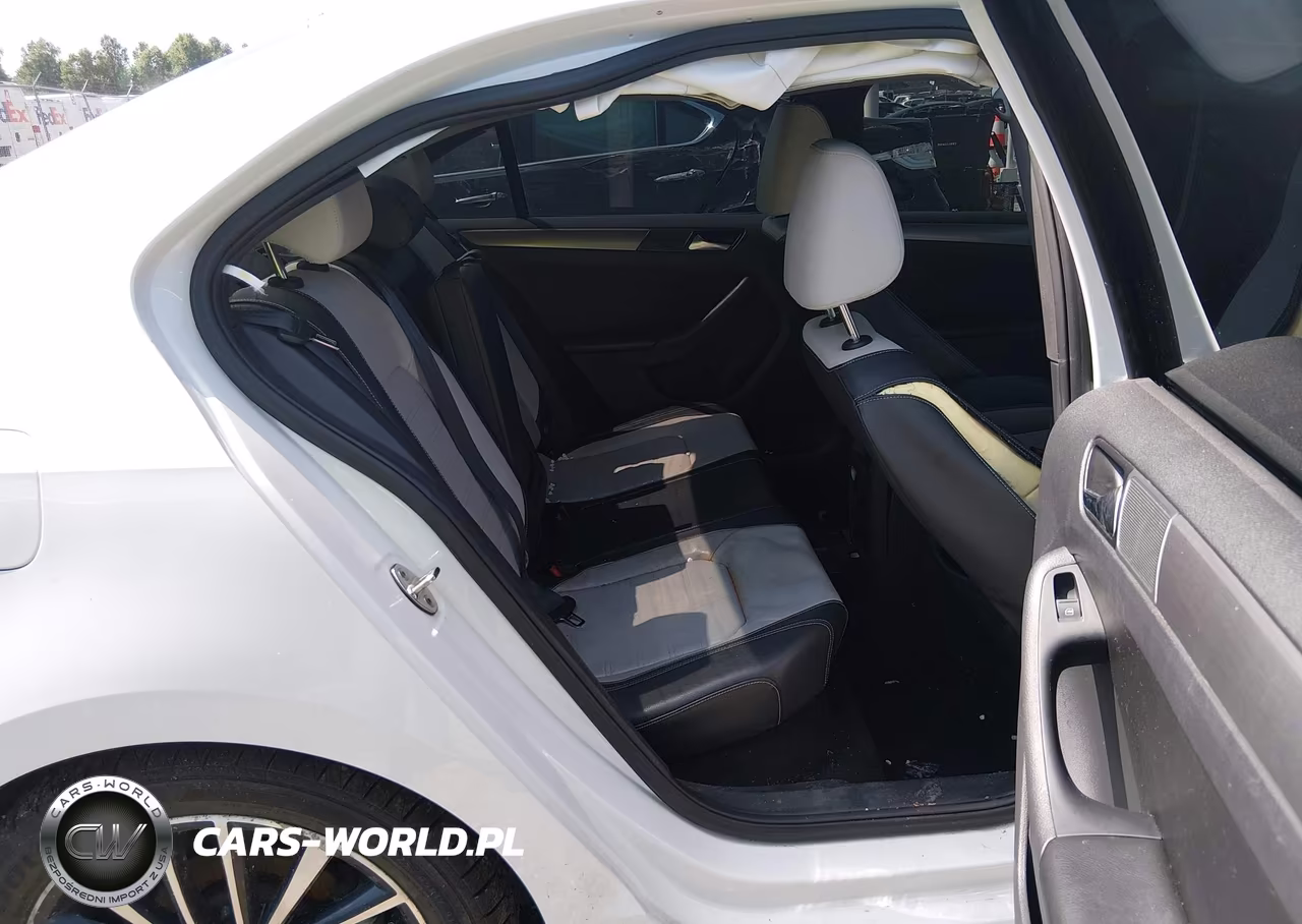 2016 Volkswagen Jetta 1.8T Sport VIN:3VWD17AJ9GM321845 - 8