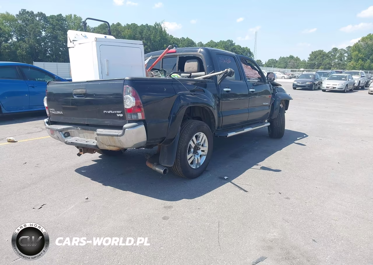 2013 Toyota Tacoma Prerunner V6 VIN:5TFJU4GN5DX033994 - 4