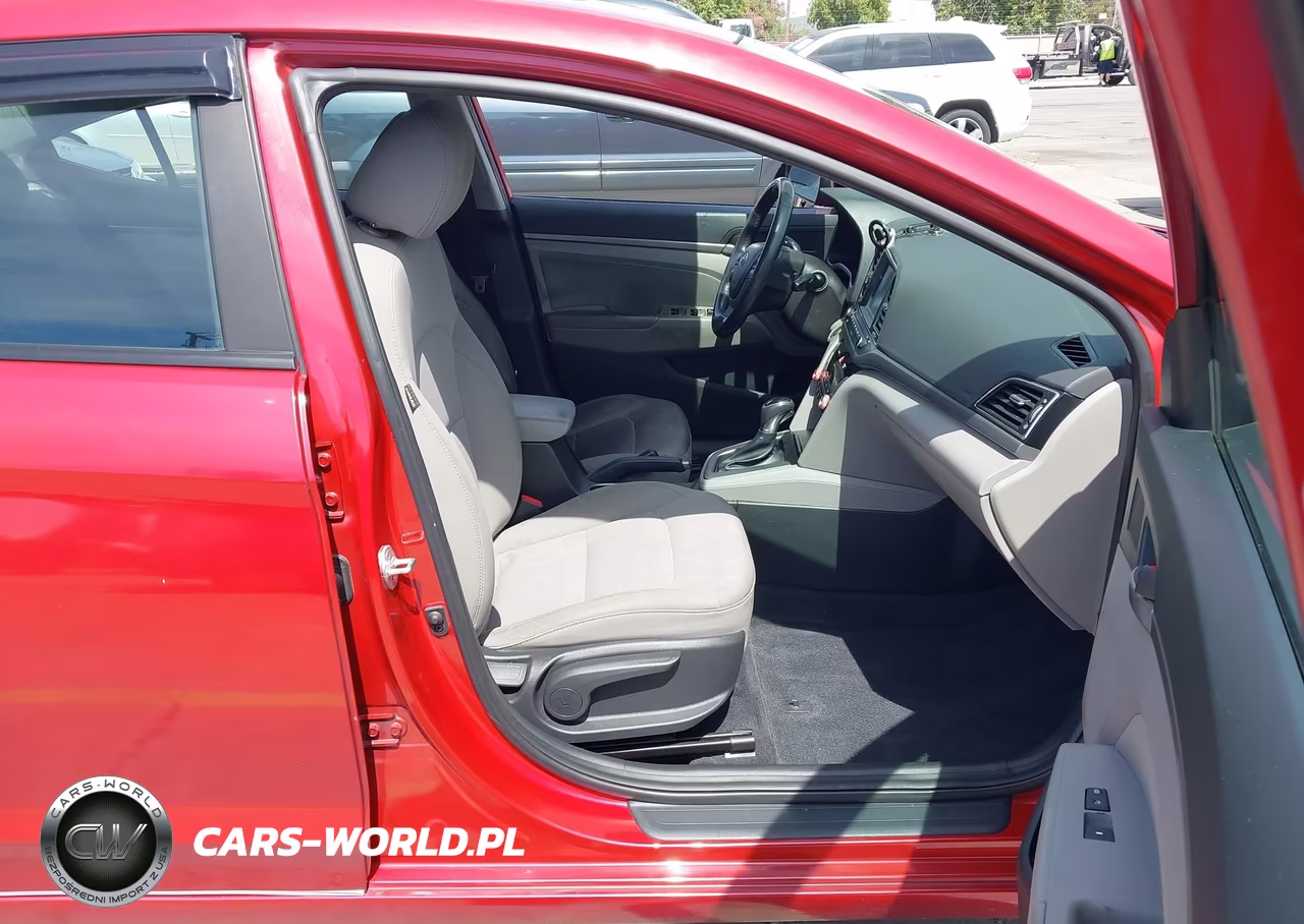 2018 Hyundai Elantra Value Edition VIN:5NPD84LF7JH354121 - 5