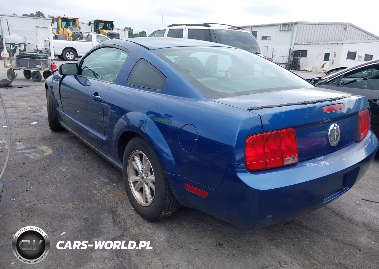2008 Ford Mustang V6 Deluxe VIN:1ZVHT80N785147075 - 3