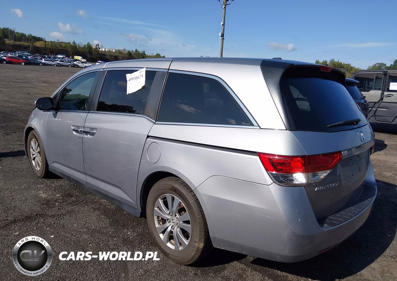 2017 Honda Odyssey Se VIN:5FNRL5H39HB006130 - 3