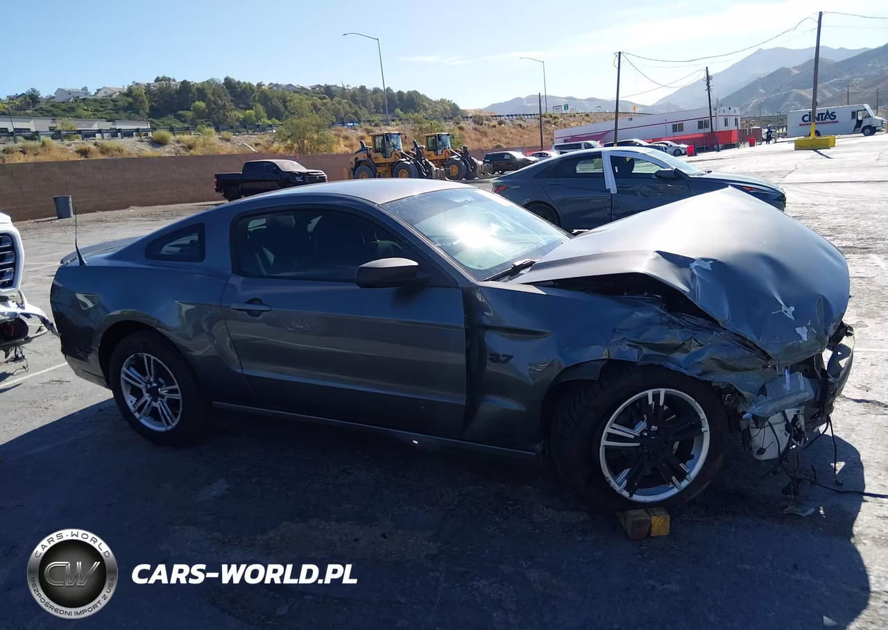 2014 Ford Mustang V6 VIN:1ZVBP8AMXE5333317 - 13