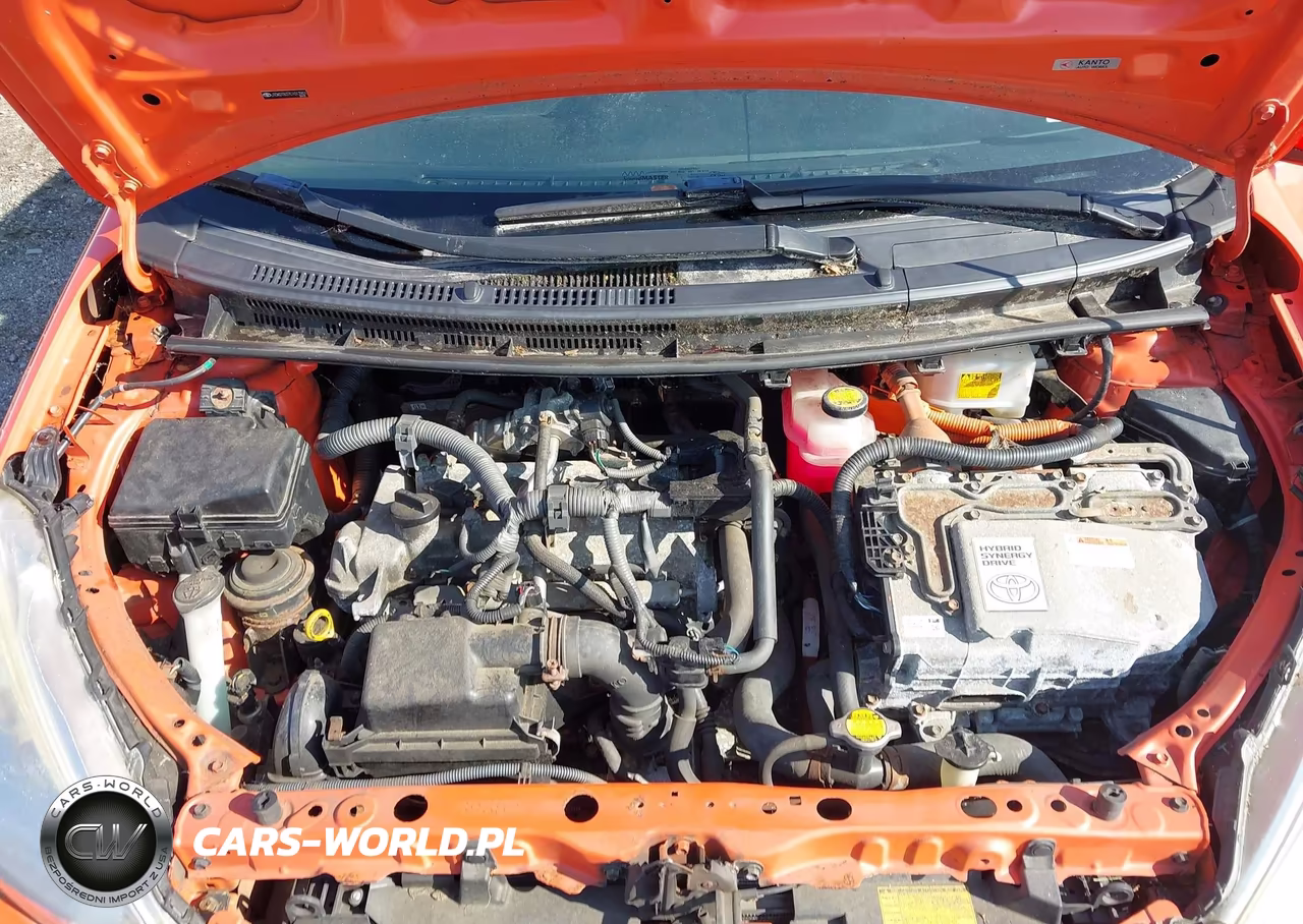 2012 Toyota Prius C One VIN:JTDKDTB37C1013901 - 10
