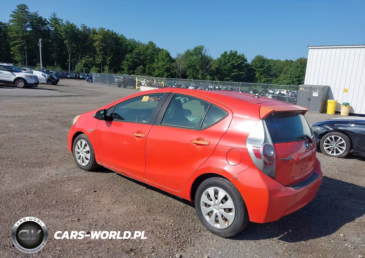 2012 Toyota Prius C One VIN:JTDKDTB37C1013901 - 3