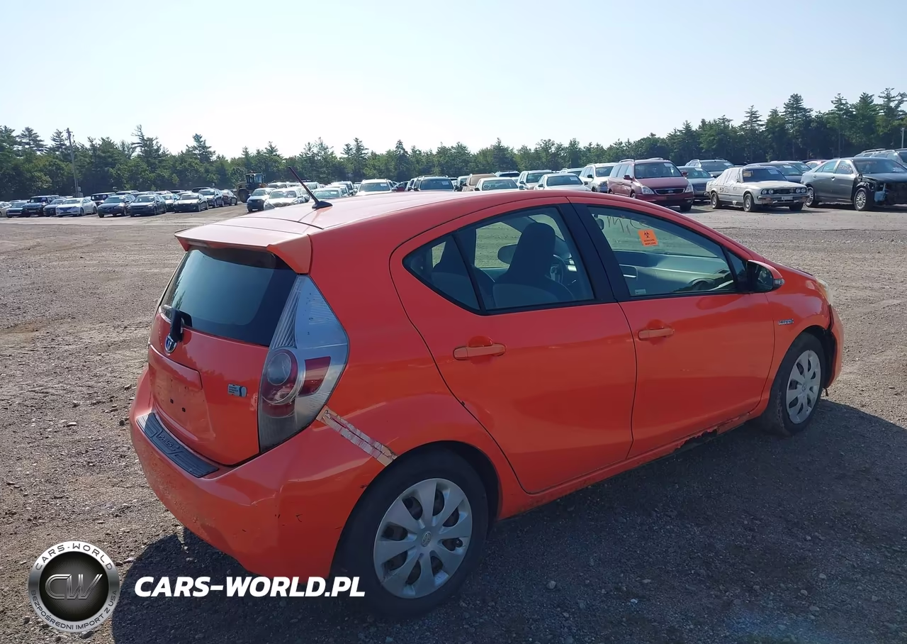 2012 Toyota Prius C One VIN:JTDKDTB37C1013901 - 4