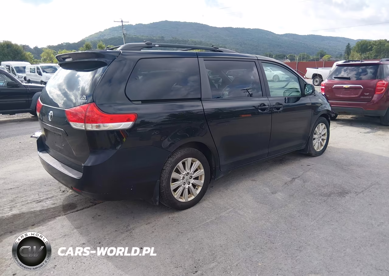 2011 Toyota Sienna Xle VIN:5TDDK3DC8BS026900 - 4