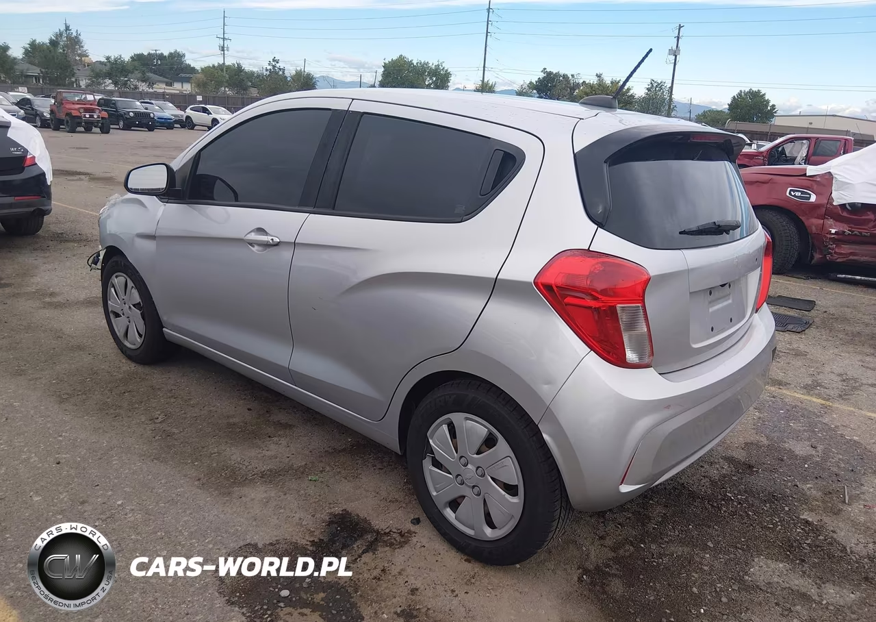 2018 Chevrolet Spark Ls Cvt VIN:KL8CB6SA0JC477391 - 3