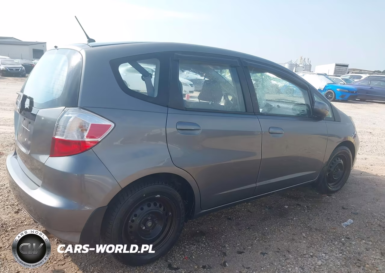 2012 Honda Fit VIN:JHMGE8H3XCC025664 - 4