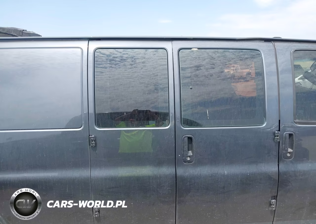 2017 Chevrolet Express 2500 Work Van VIN:1GCWGBFF3H1345946 - 14