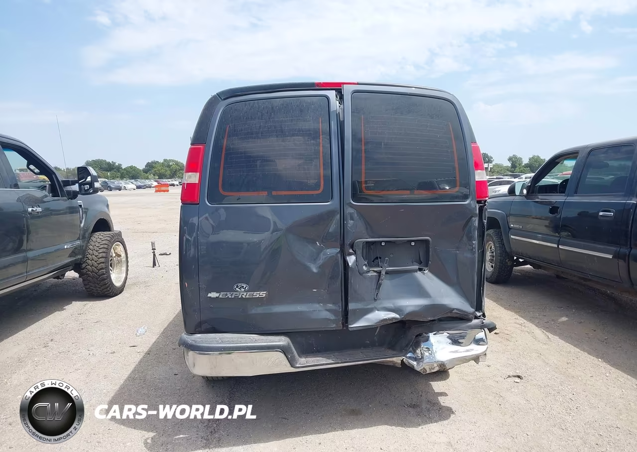 2017 Chevrolet Express 2500 Work Van VIN:1GCWGBFF3H1345946 - 17