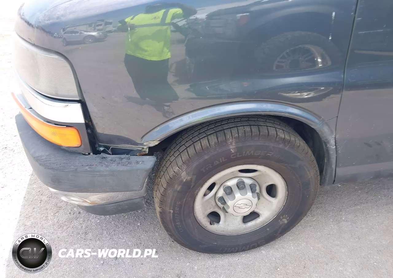 2017 Chevrolet Express 2500 Work Van VIN:1GCWGBFF3H1345946 - 18