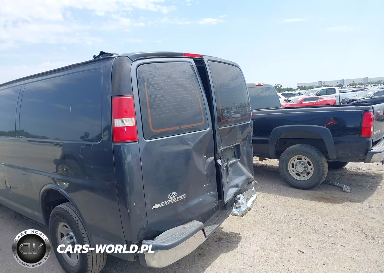 2017 Chevrolet Express 2500 Work Van VIN:1GCWGBFF3H1345946 - 19