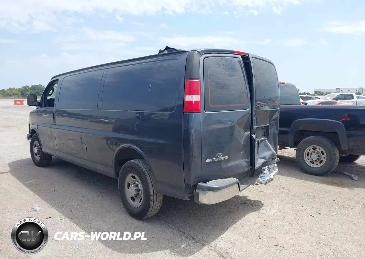 2017 Chevrolet Express 2500 Work Van VIN:1GCWGBFF3H1345946 - 3