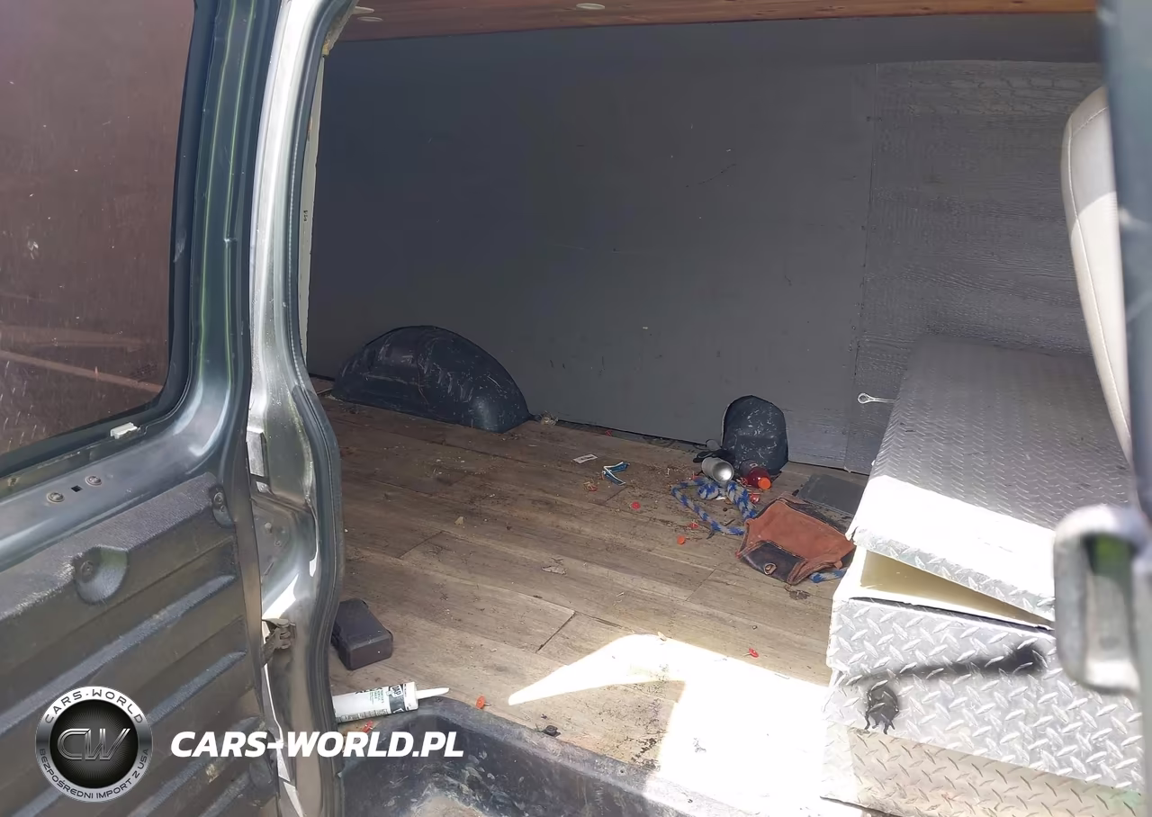 2017 Chevrolet Express 2500 Work Van VIN:1GCWGBFF3H1345946 - 8