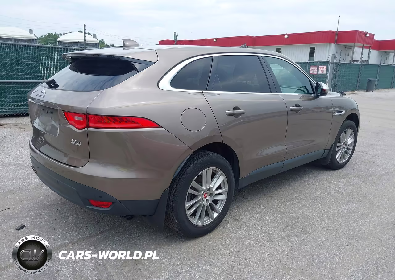 2017 Jaguar F-Pace 20D Prestige VIN:SADCK2BN2HA086076 - 4