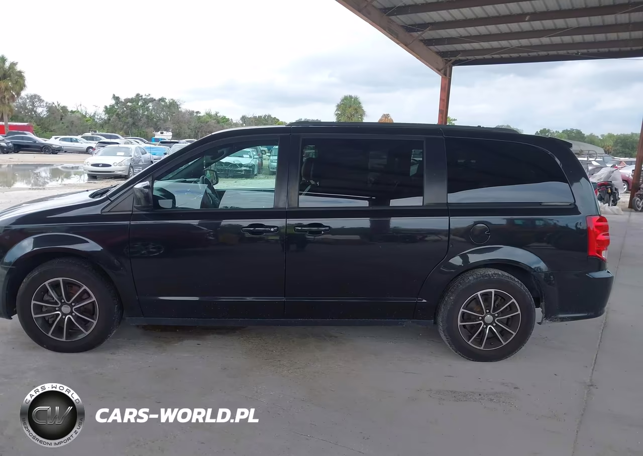 2018 Dodge Grand Caravan Gt VIN:2C4RDGEG0JR325359 - 14