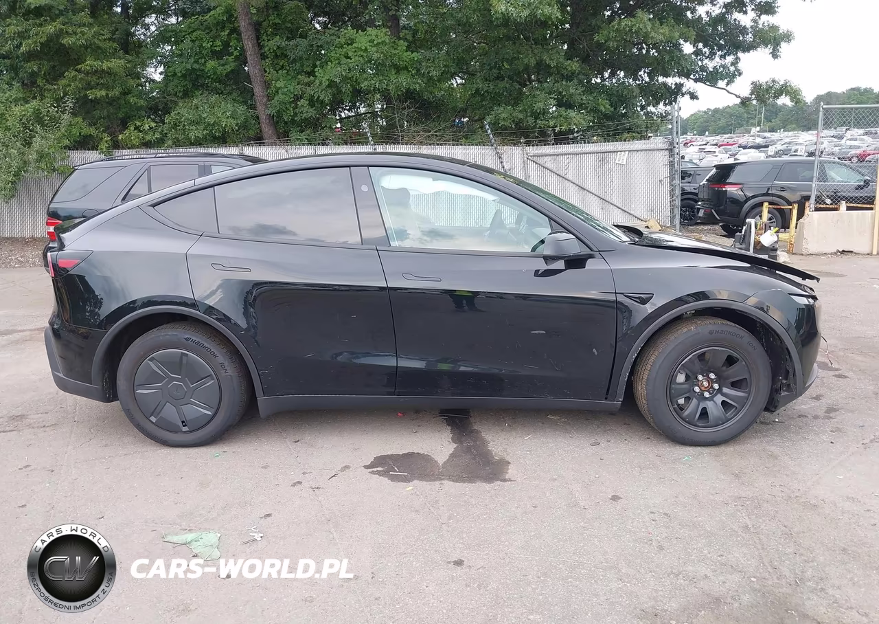 2026 Tesla Model Y VIN:7SAYGDEE8TA650436 - 13