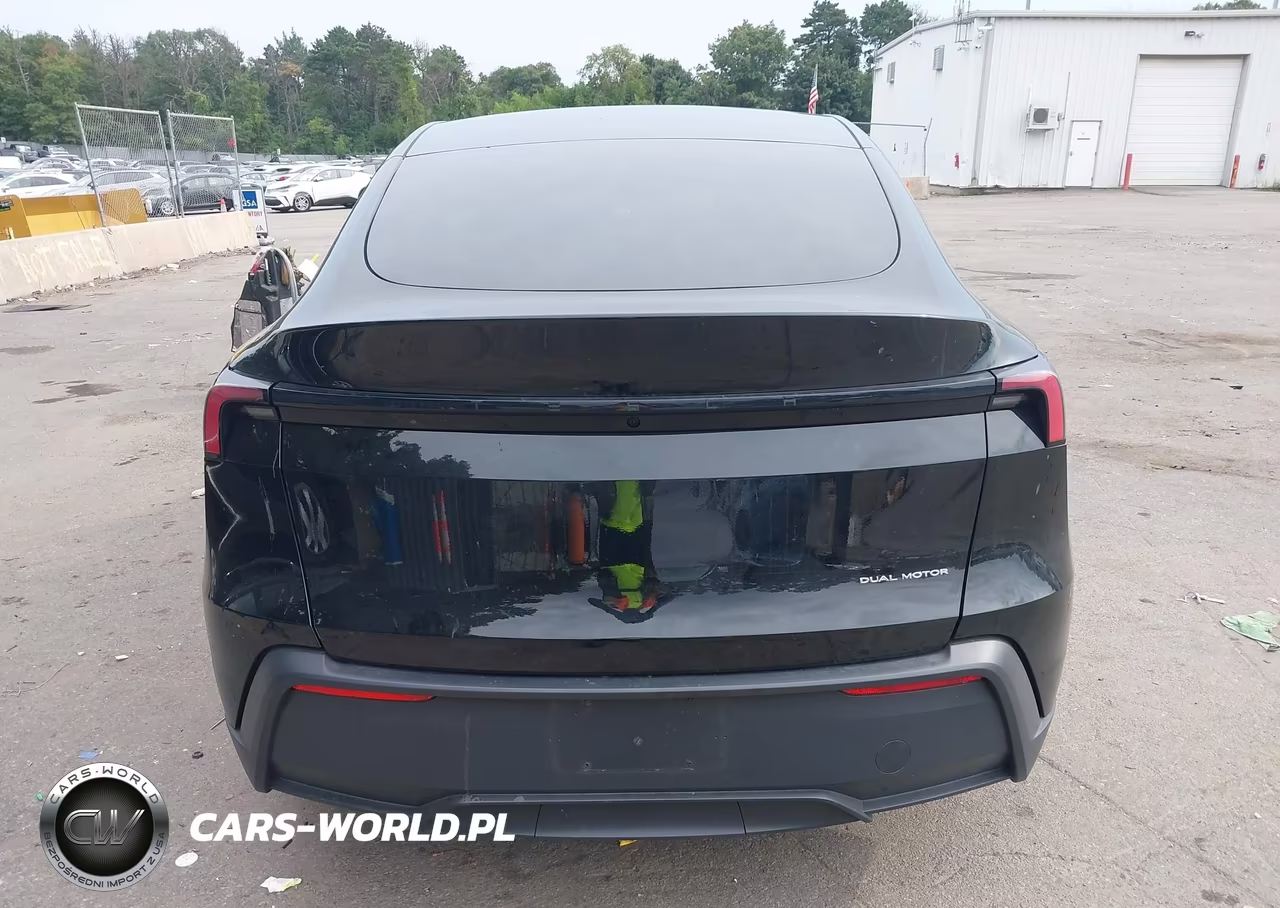 2026 Tesla Model Y VIN:7SAYGDEE8TA650436 - 16